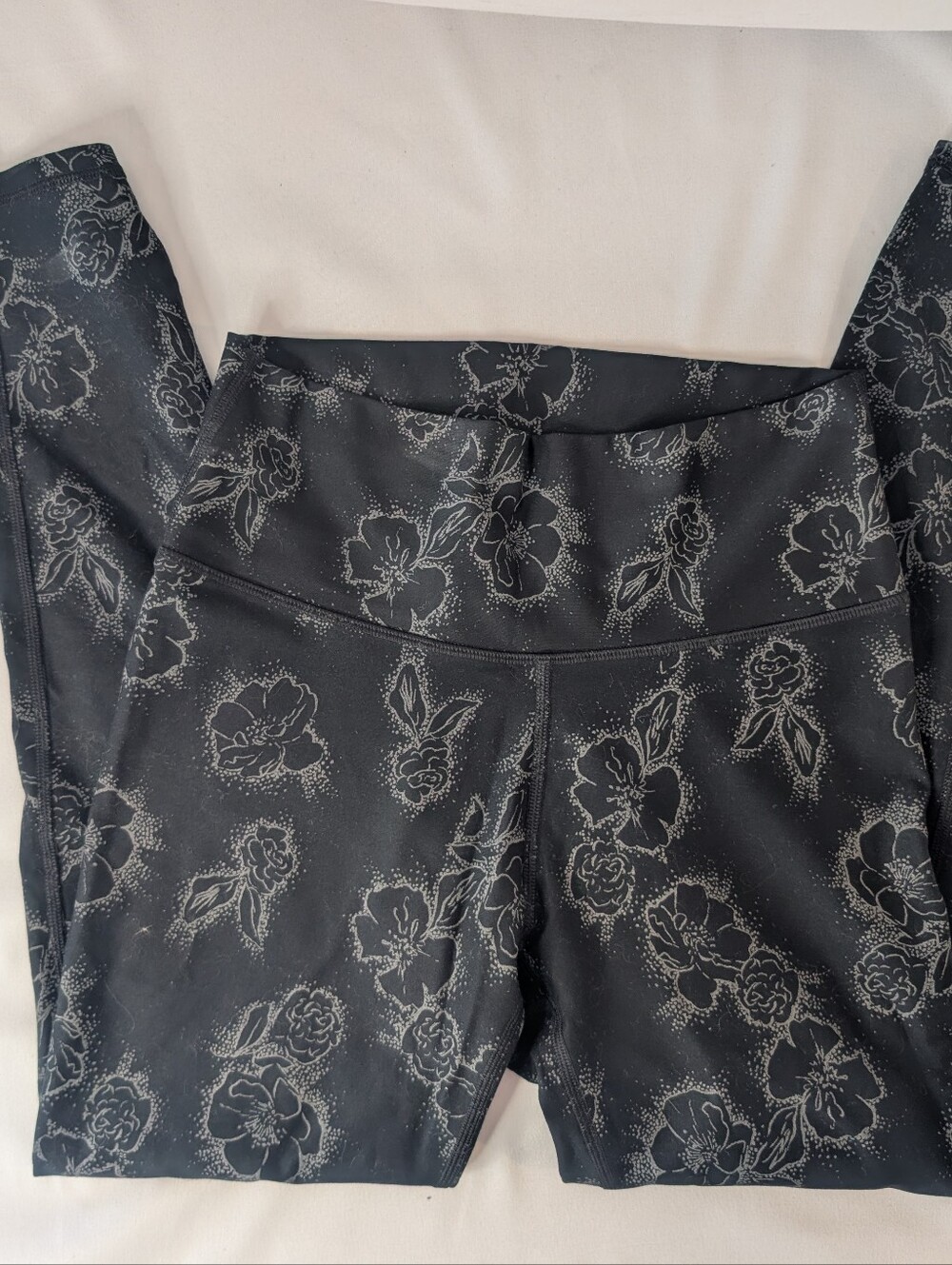 Fabletics Women's Medium Black Floral High-Waist Leggings